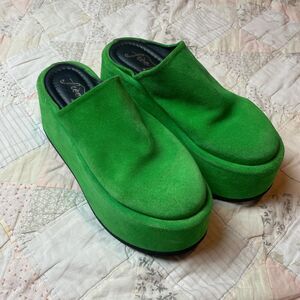 free people retro maximalist mantra 3.5in platform mules in lime green size 39